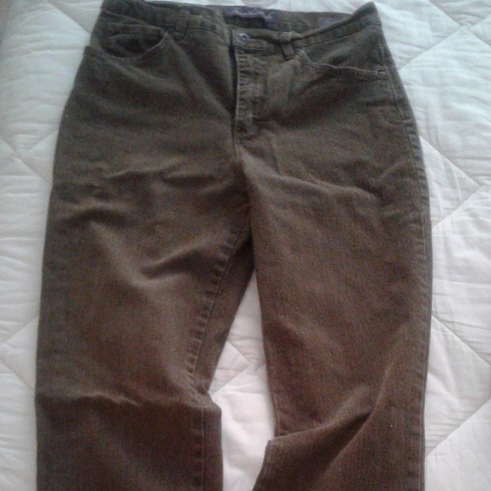 Brown Amanda jeans stone washed.  Do these jeans make my butt look big??  :))